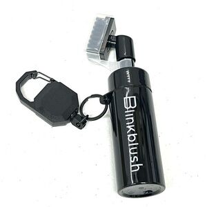 Golf club cleaner with retainer clip